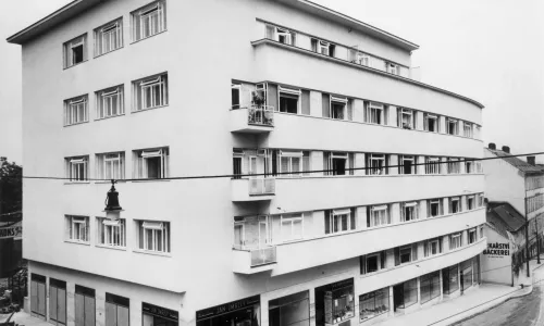 C149 Apartment buildings